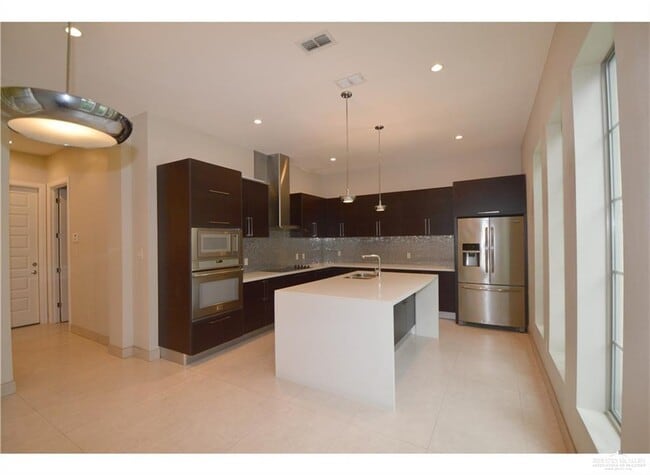 Building Photo - 3600 Denia Ct