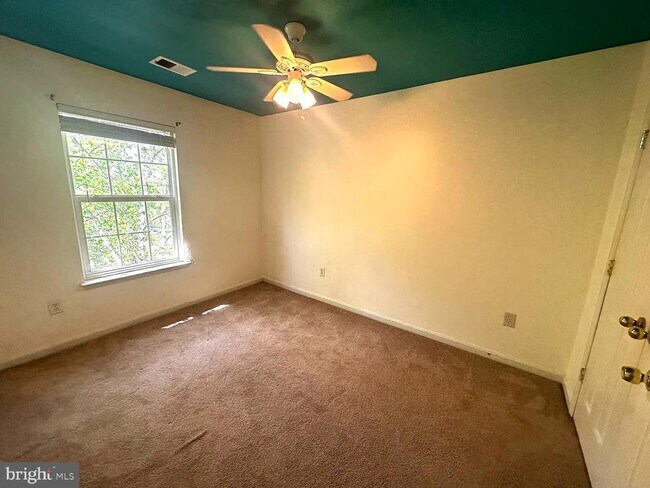 Building Photo - 12921 Woodcutter Cir