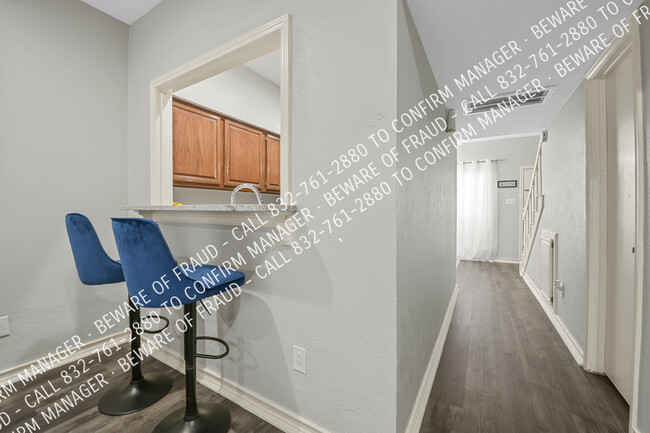 Building Photo - Beautiful Condo in the Heart of Dallas!