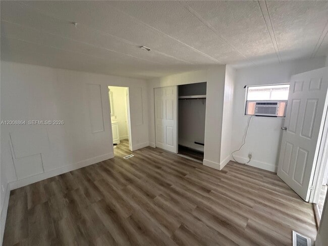 Building Photo - 2957 SW 54th St
