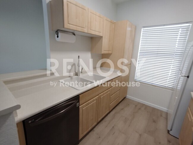 Building Photo - Ideal 3 Br 2 Ba 1 Carport Condo Near 96th St and Shea in N Scottsdale