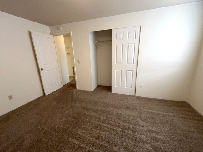 Building Photo - 2521 Yew St