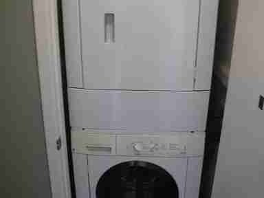 Building Photo - 1600 Eastridge Dr