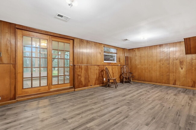 Building Photo - 6382 Houghten Dr