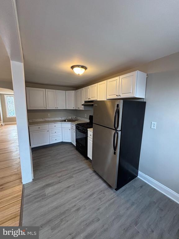 Building Photo - 409 Cherry St