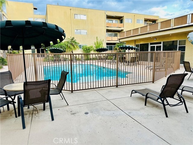 Building Photo - 6225 Coldwater Canyon Ave