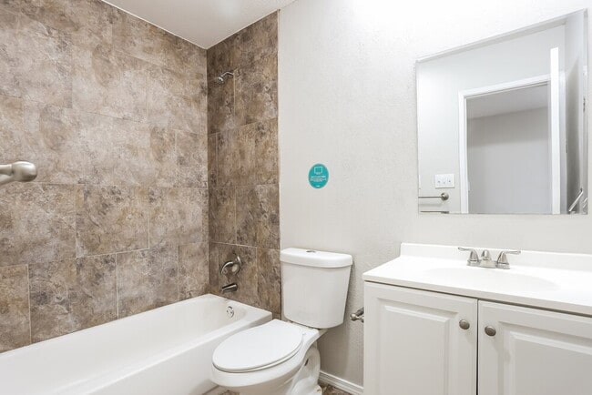 Building Photo - 616 Prairie Ln