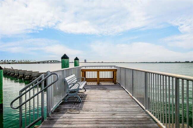 Building Photo - 988 Blvd of the Arts