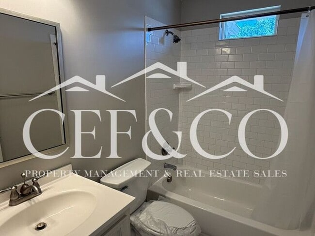 Building Photo - Spacious home now available!