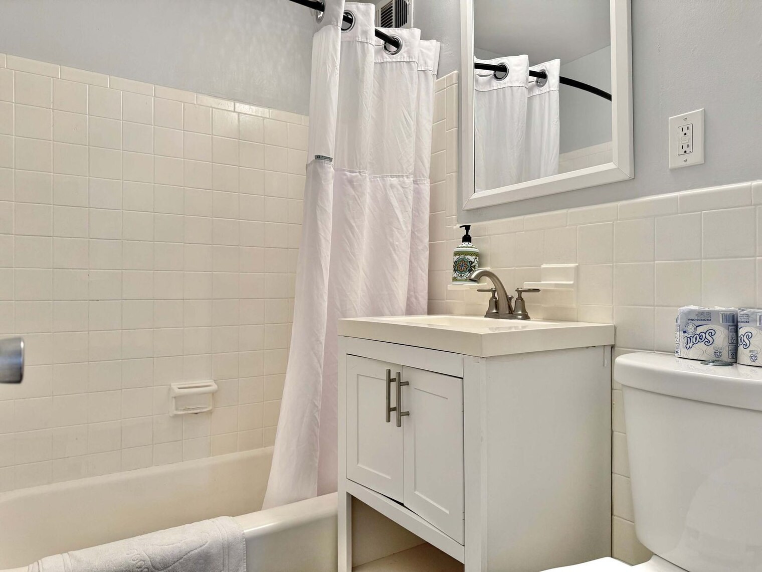 Building Photo - 215 Piedmont Ave NE