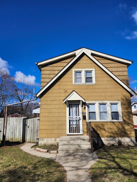 Building Photo - 5923 N 38th St