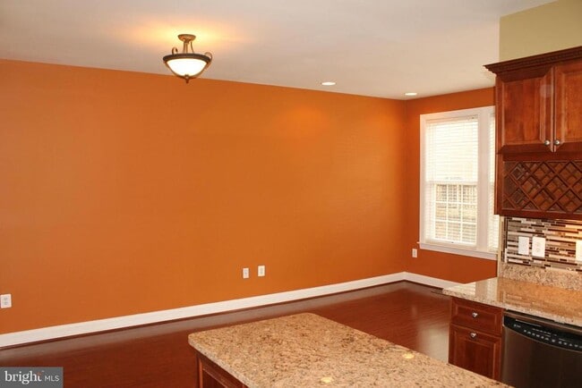Building Photo - 47567 Royal Burnham Terrace