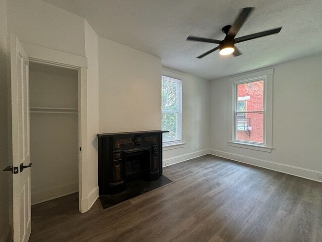 Building Photo - 7 Bed/3 Bath Mins. from UC Campus $775/pp ...