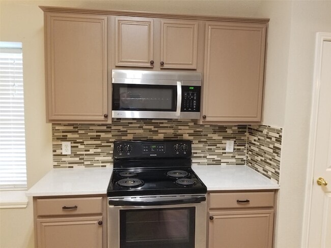 Building Photo - 5598 Carrington Dr
