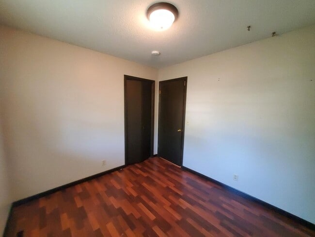 Building Photo - large free standing home Just S. of 13th a...