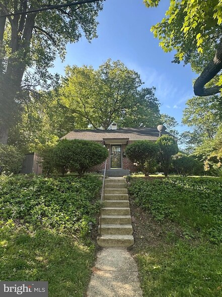 Building Photo - 3606 Adams Dr