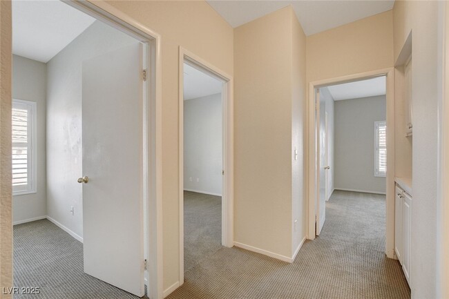 Building Photo - 251 S Green Valley Pkwy