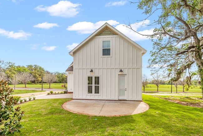 Building Photo - Great Southwood Home