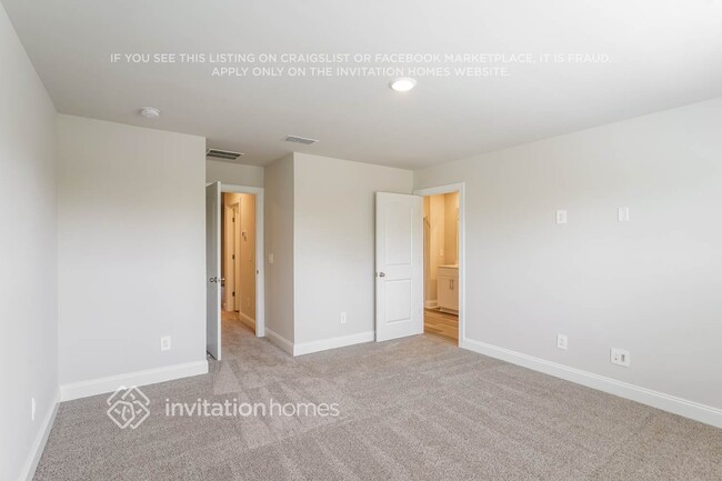 Building Photo - 277 River Rock Dr