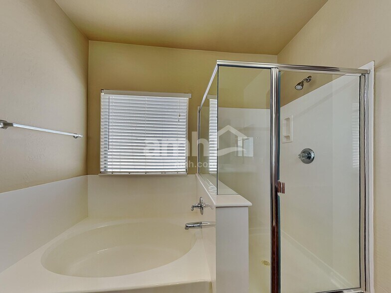 Building Photo - 683 S 221st Dr