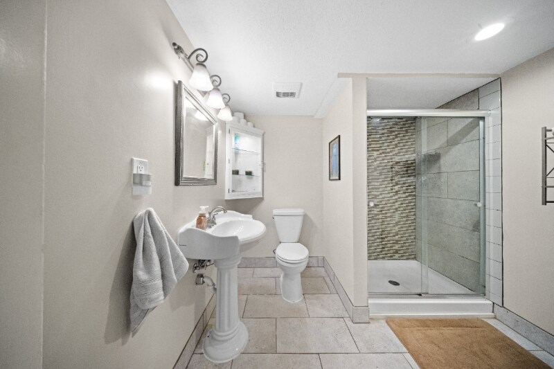 Building Photo - 8106 Jarboe St