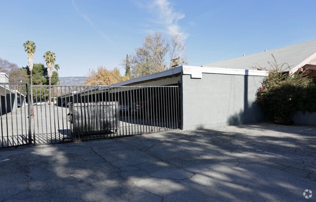 Building Photo - Arrowview Apartments