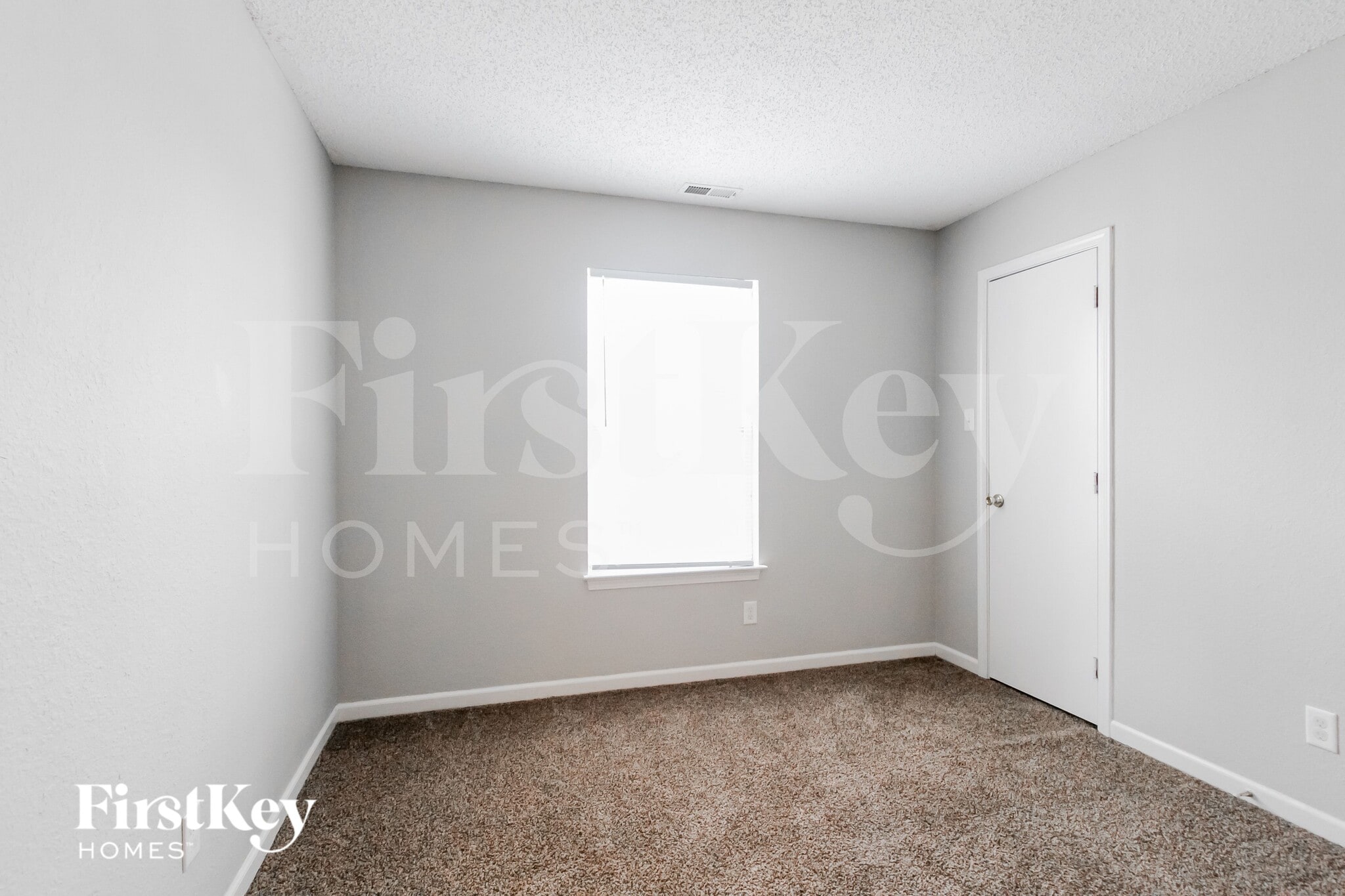 Building Photo - 5980 Redcliff S Ln