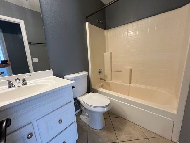 Building Photo - Charming 3-Bedroom Home in Horizons on Camelback with Park Views