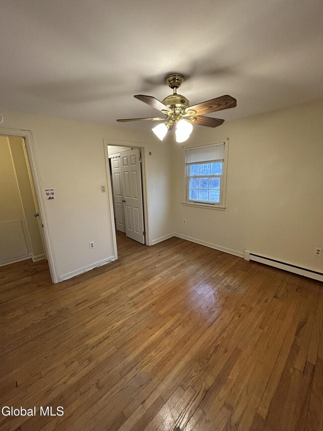 Building Photo - 6 Davis Ave