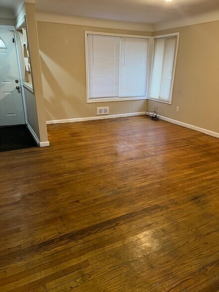 Building Photo - 13740 Pearson St