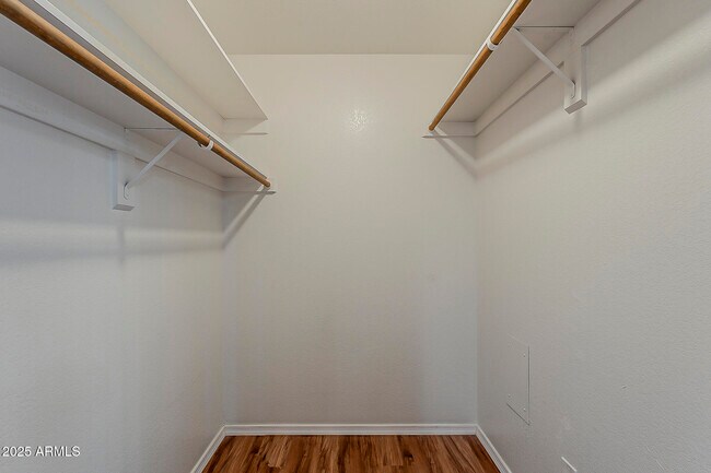 Building Photo - 4303 E Cactus Rd