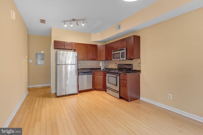 Building Photo - 909 N 19th St