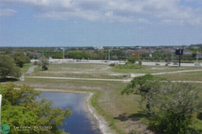 Building Photo - 3090 N Course Dr