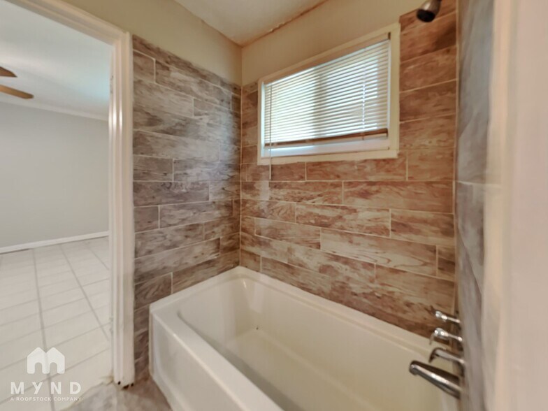 Building Photo - 6497 Voyles Dr