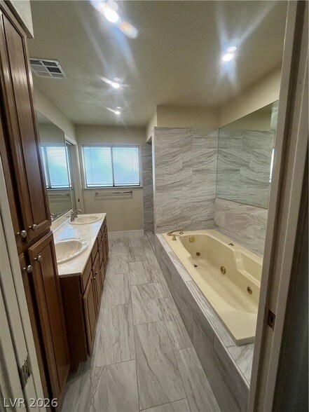 Building Photo - 1751 E Reno Ave