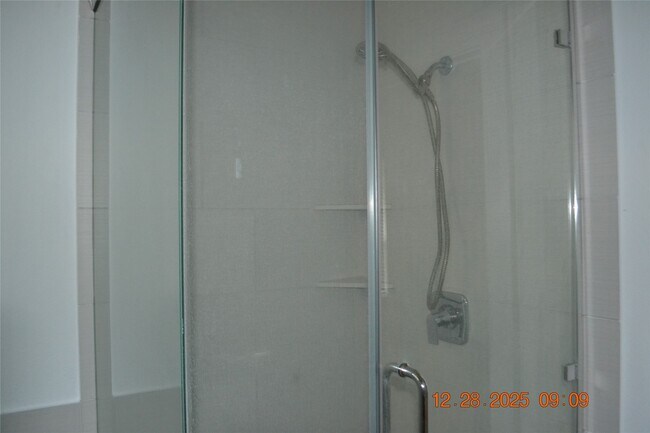 Building Photo - 1613 Sunbend Ln