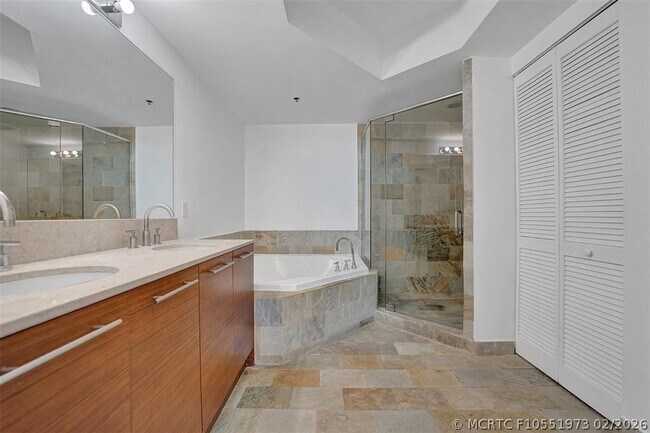 Building Photo - 2681 N Flamingo Rd