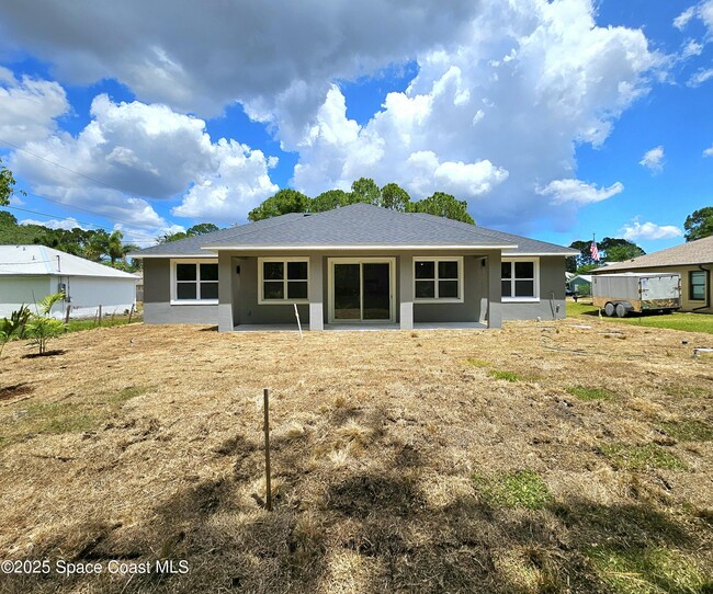 Building Photo - 1982 Red Bud Cir NW