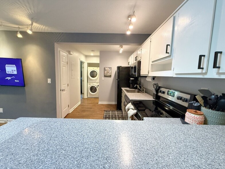 Building Photo - 2738 Brownsboro Rd