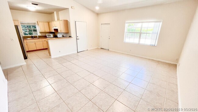 Building Photo - 1440 Hawthorne Pl