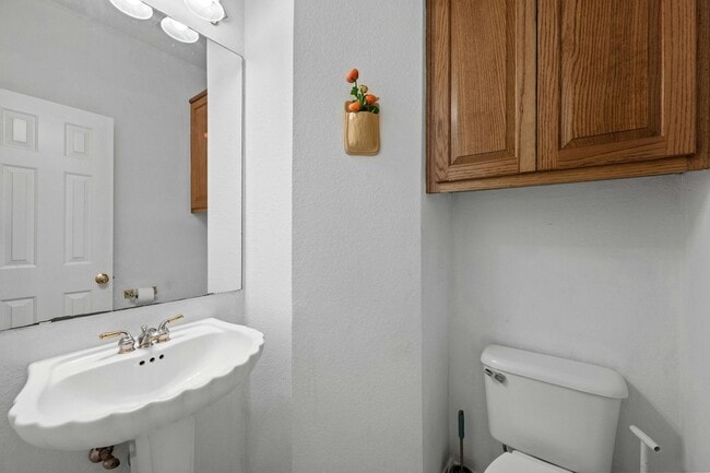 Building Photo - Serene Oasis on Nearly 2 Acres With a Pool!!