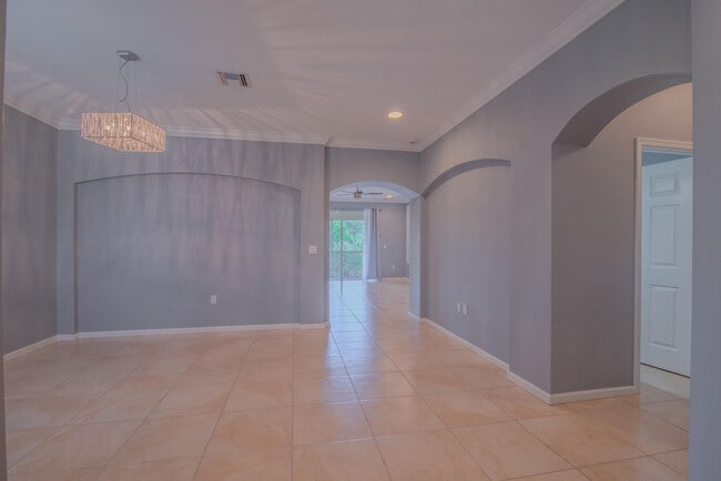 Building Photo - 7522 SW Herrington Ln