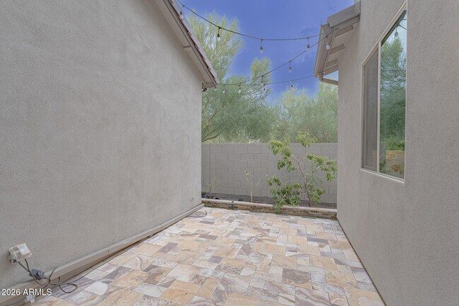Building Photo - 6523 E Bluefield Ave