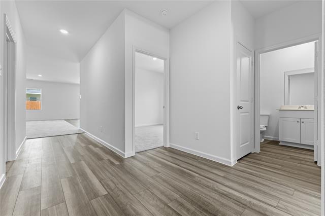 Building Photo - 4920 Weymouth Dr