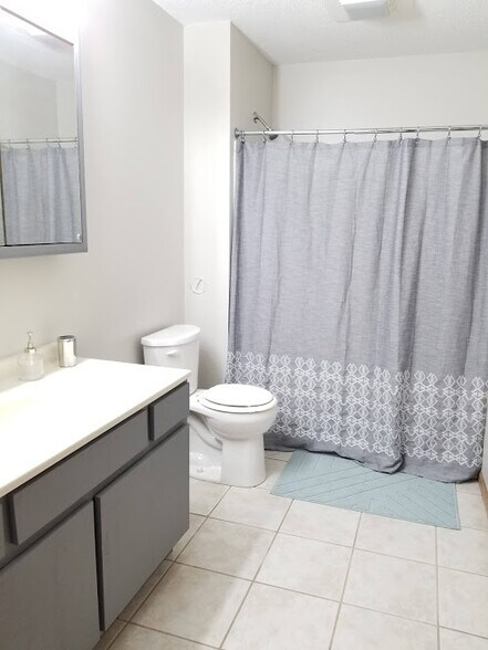 Building Photo - 1230 Murray St NE