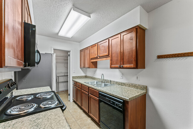 Building Photo - 505 Patton Chapel Way