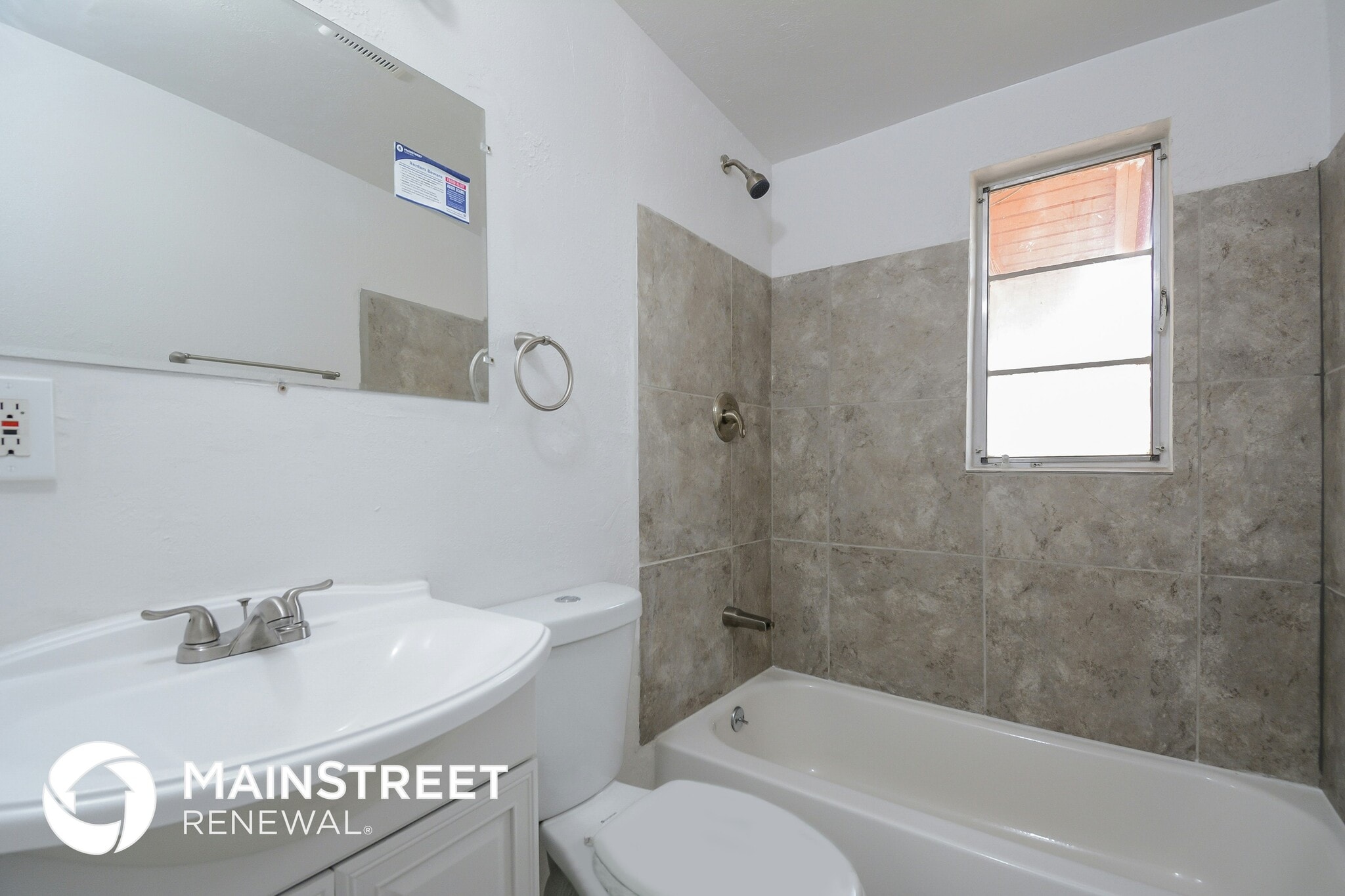 Building Photo - 1051 S Duke Dr