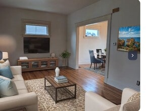 Building Photo - 409 E Bloomfield St