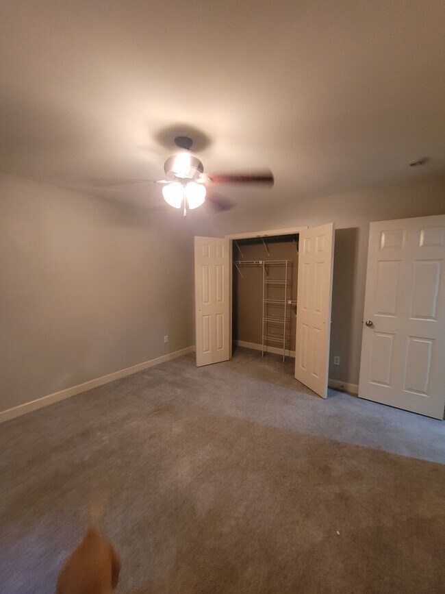 Building Photo - Home in Benton