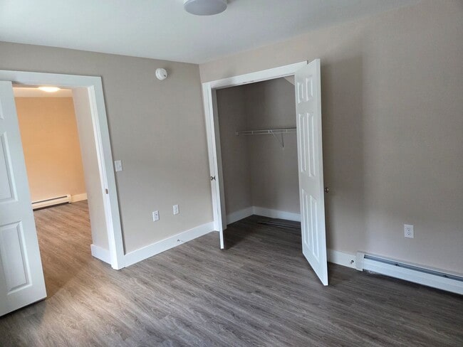 Building Photo - 61 Malletts Bay Ave